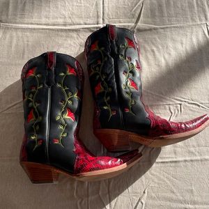 Buffalo cowboy boots
